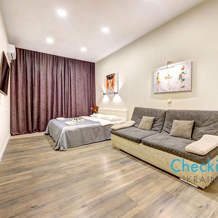 Two-Bedroom Apartment In The Center Near The National Sports Complex “Olympiyskiy” Kijev Kültér fotó
