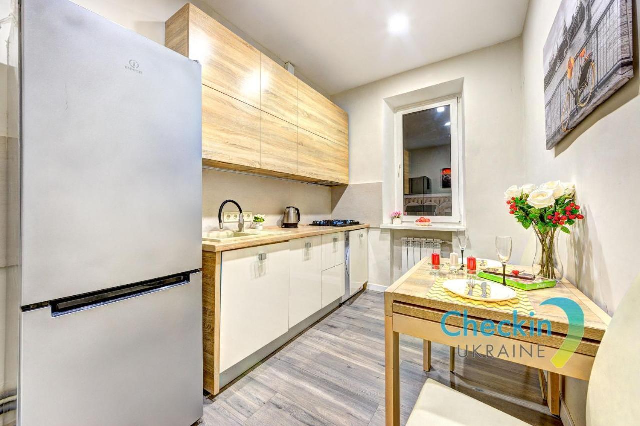 Two-Bedroom Apartment In The Center Near The National Sports Complex “Olympiyskiy” Kijev Kültér fotó